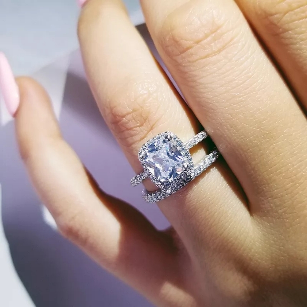 Gorgeous Engagement Set of Rings - Picture 7 of 8